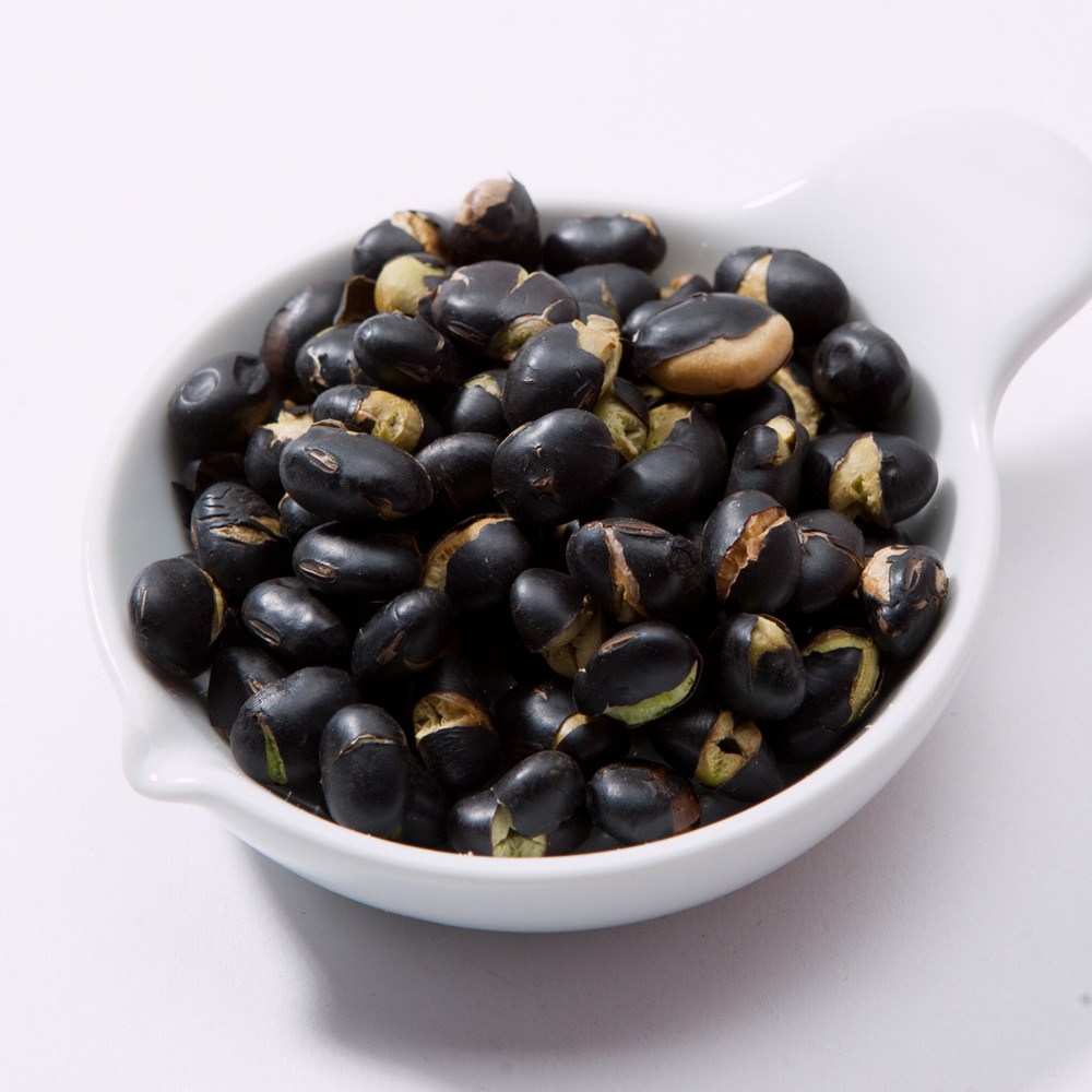 품질좋은 수입 햇 볶은 서리태 콩 1kg 볶음 검은콩 검정콩 뻥튀기 속청